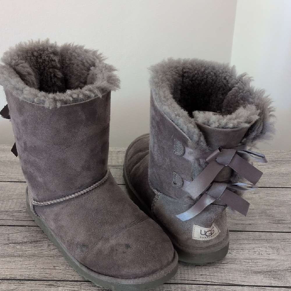 UGG Charcoal Suede Boots with Shearling and Bows